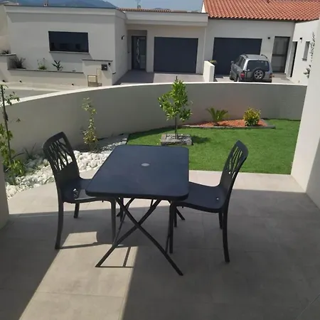Maison Avec Parking Et Jardin 아파트